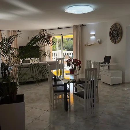 Chantilly Villa